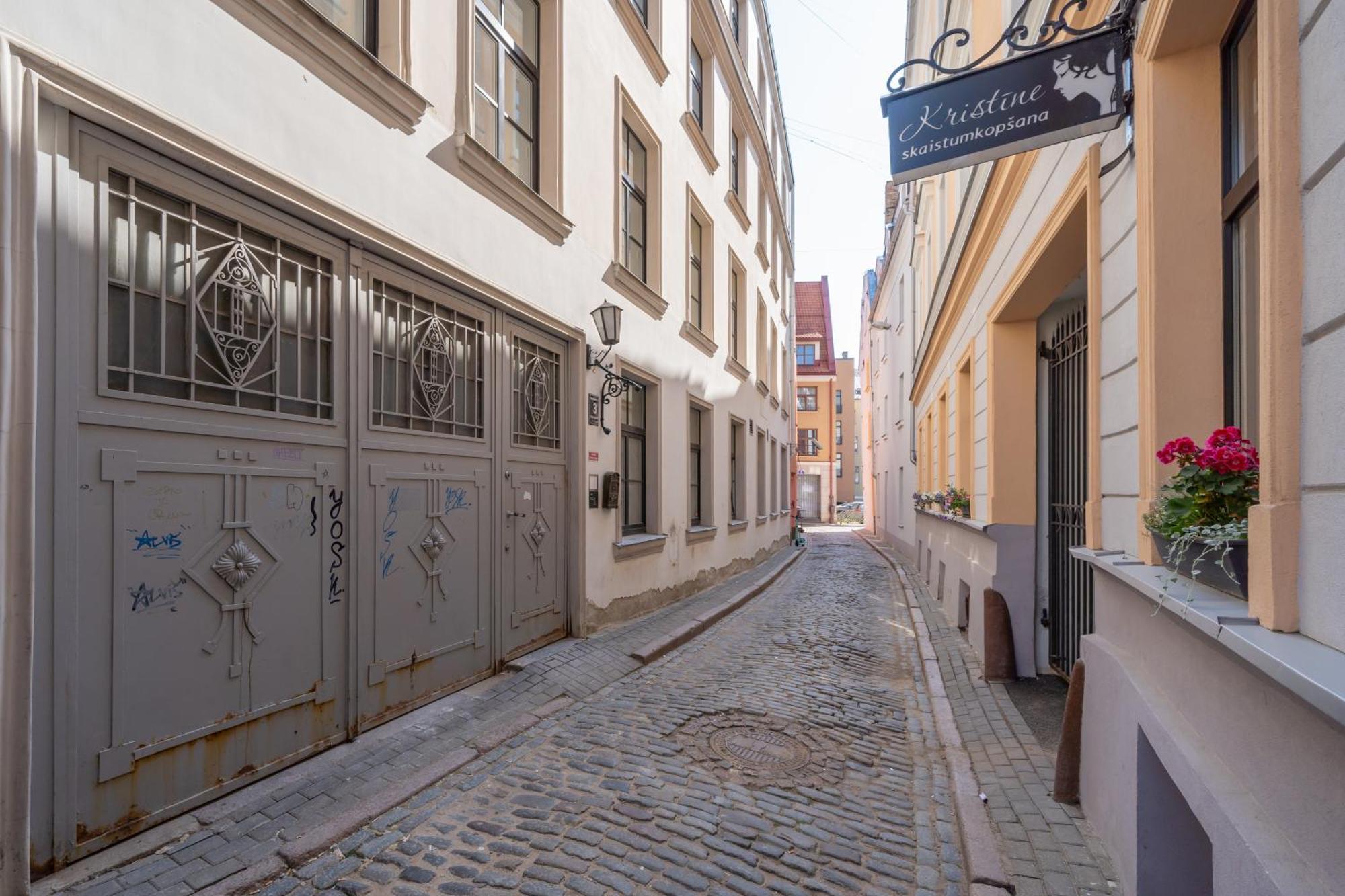 Spacious 1-Bedroom Apartment In The Heart Of Old Town Riga Exterior foto